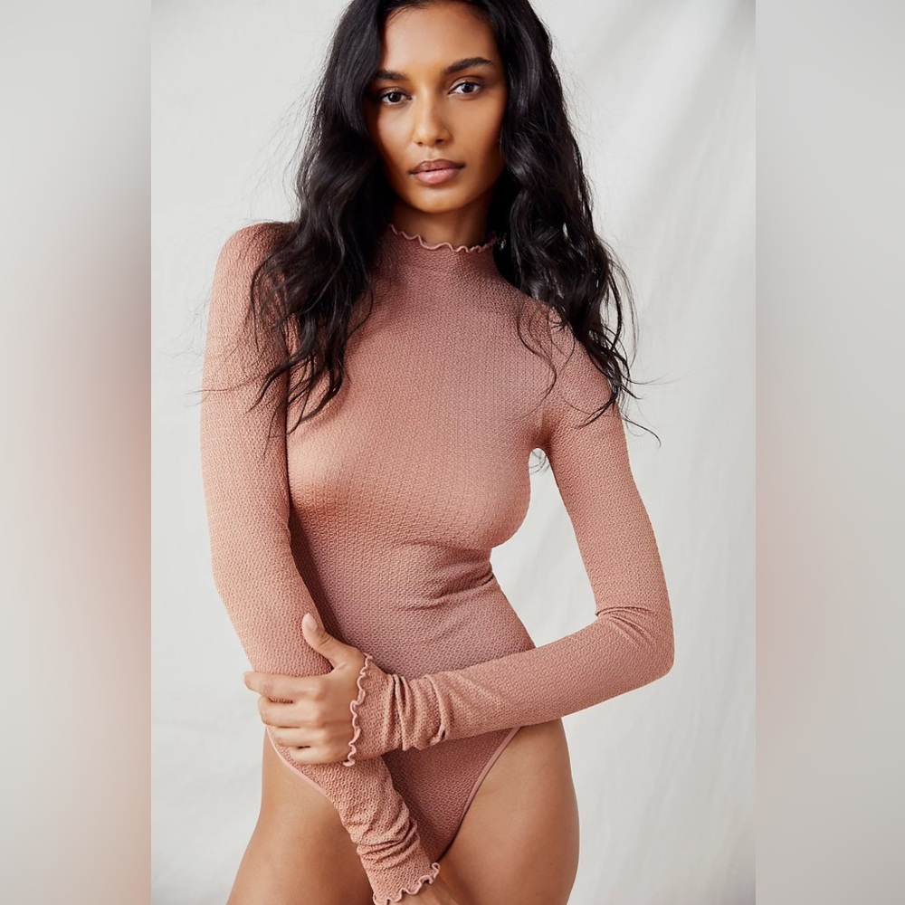 Free People Intimately Make it a Mock Neck Seamless Bodysuit • Cocoa • XS/S